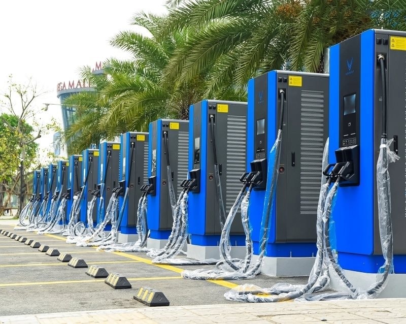 Ổn áp cho trạm sạc vinfast